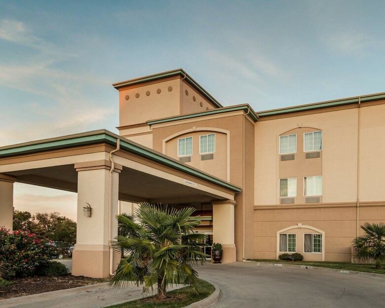 Hotel Quality Inn & Suites