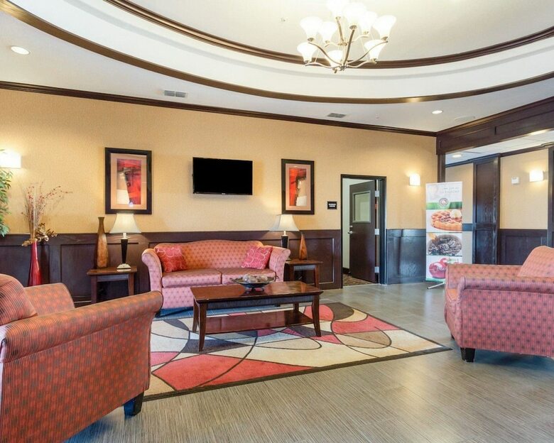 Hotel Quality Inn & Suites