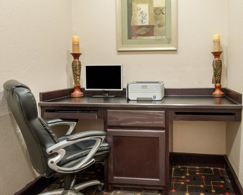 Hotel Quality Inn & Suites