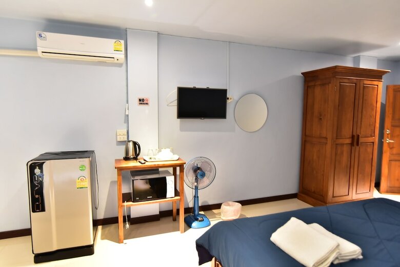 Hotel Sorot House
