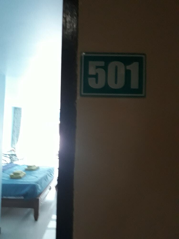 Hotel Sorot House