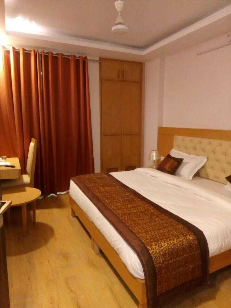 Hotel Mira International