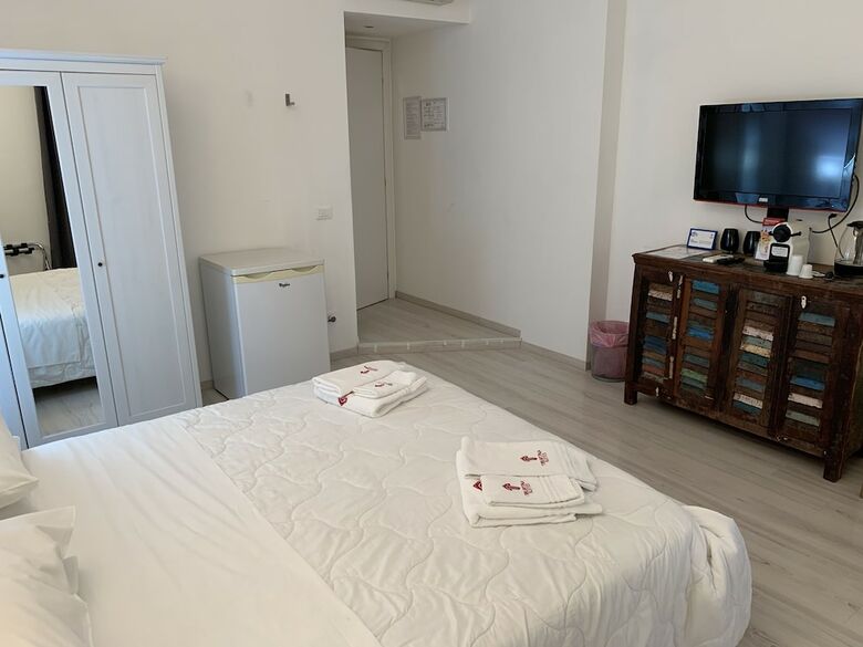Hotel Tiburtina Suites