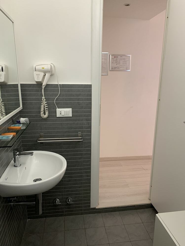 Hotel Tiburtina Suites