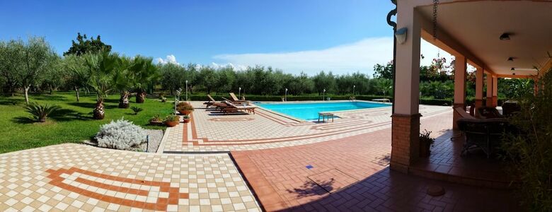Hotel B&B Spineta Pool