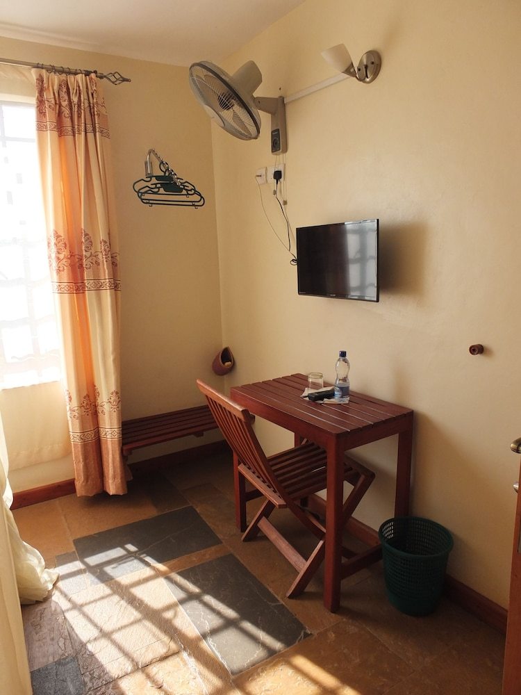Bed & Breakfast Afrika Lodges - Voi