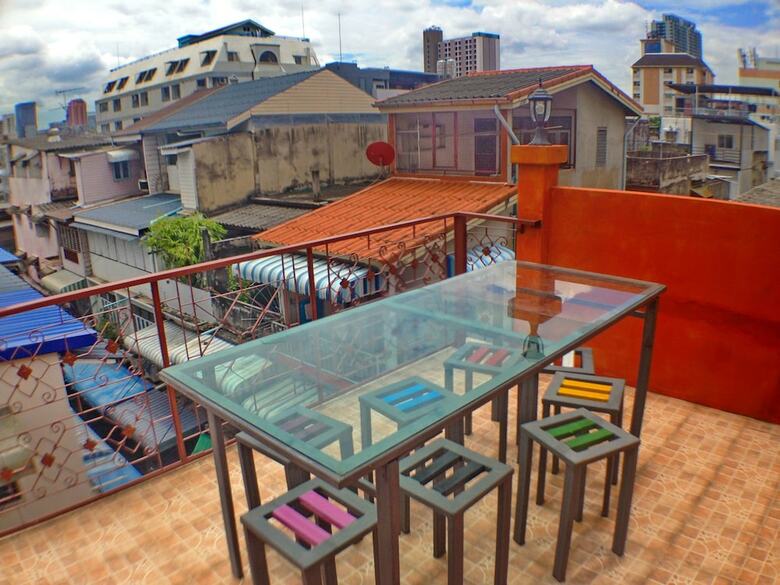 Hostal Bangkok Legend