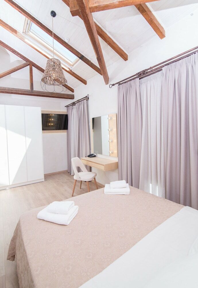 Hotel Panellinion Luxury Rooms