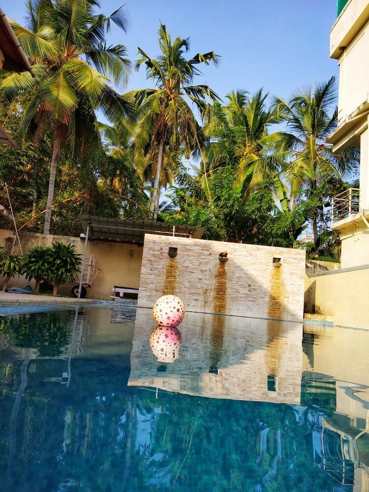 New Kovalam Beach Hotel