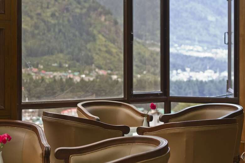 Broadways Inn - Hotel, Resort & Spa