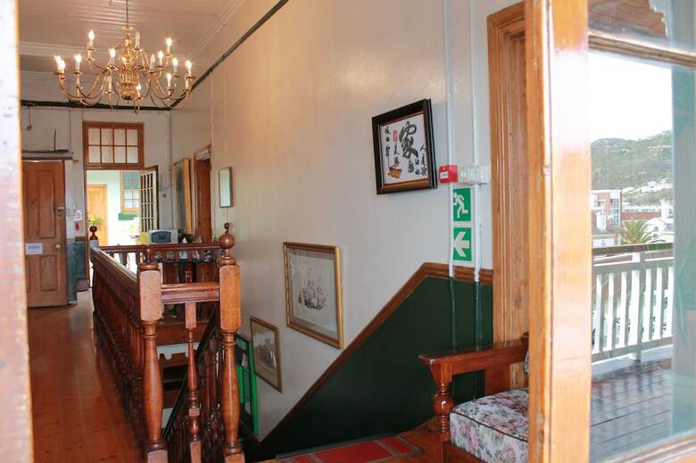 Bed & Breakfast Central Hotel Guest House