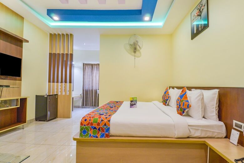 Fabhotel Thaneegai Residency