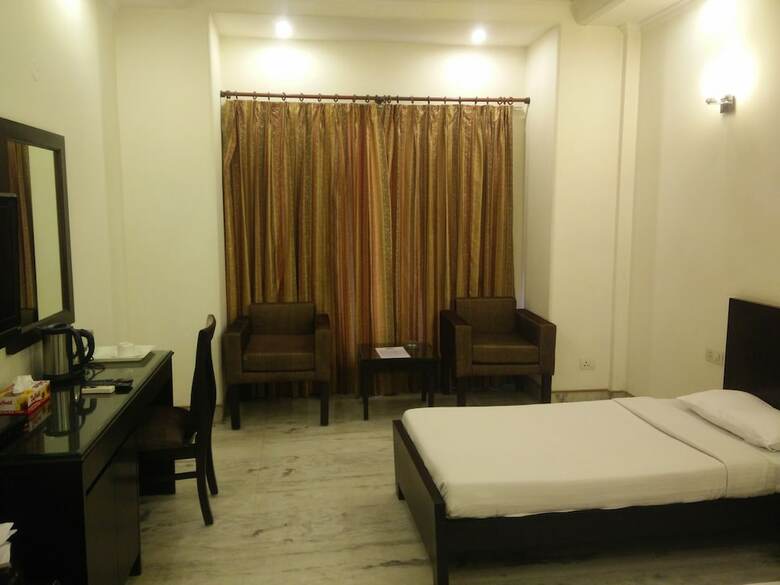 Hotel Enkay Residency Jcm