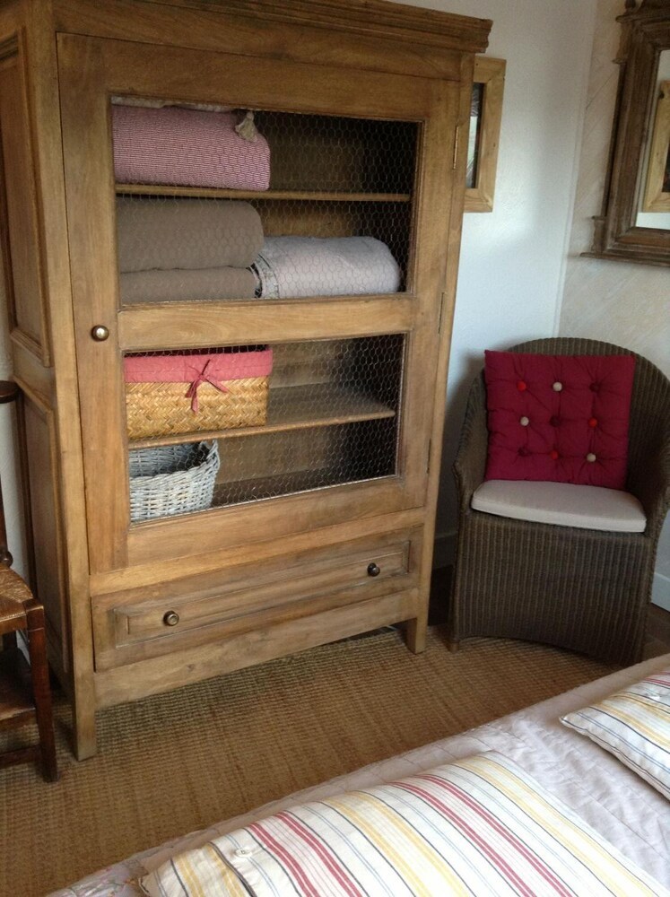 Hotel Gite Maison Prairie Bonheur � 25km De Paris