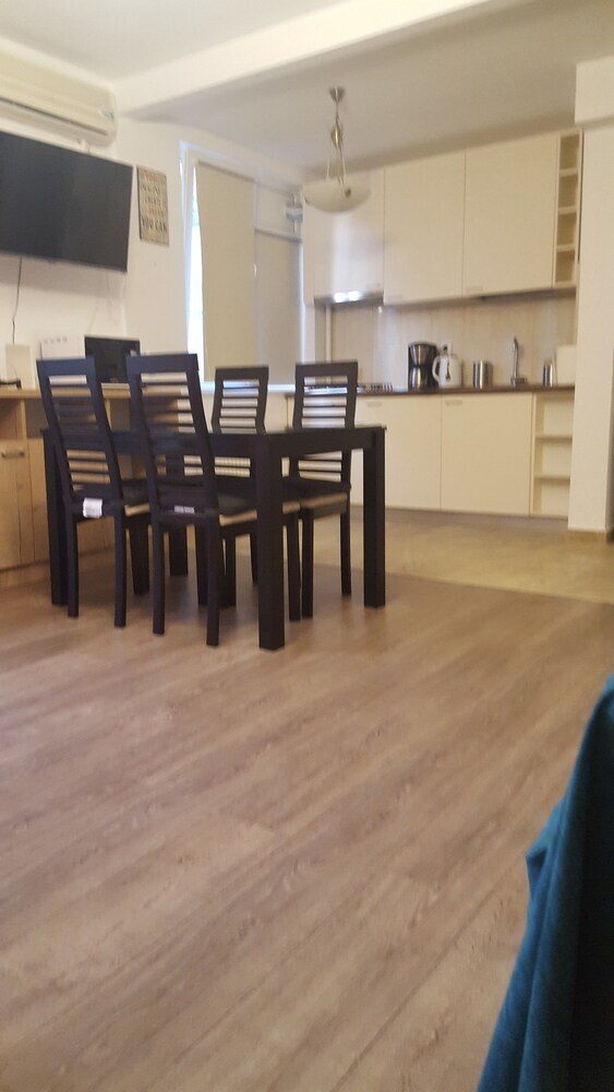 Balcescu Apartment 33