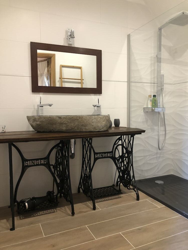 Hotel Chambre D'h�tes Auberge Des Capucins