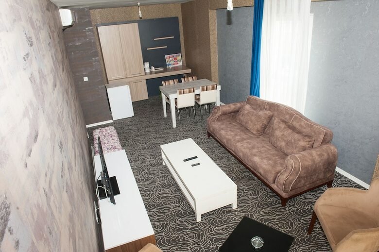 N Suites