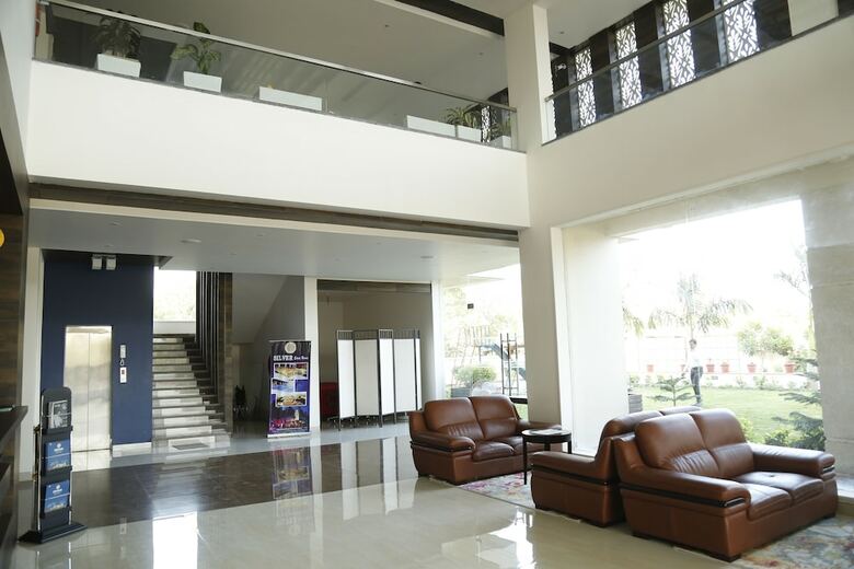 Hotel Silver Estate Resort