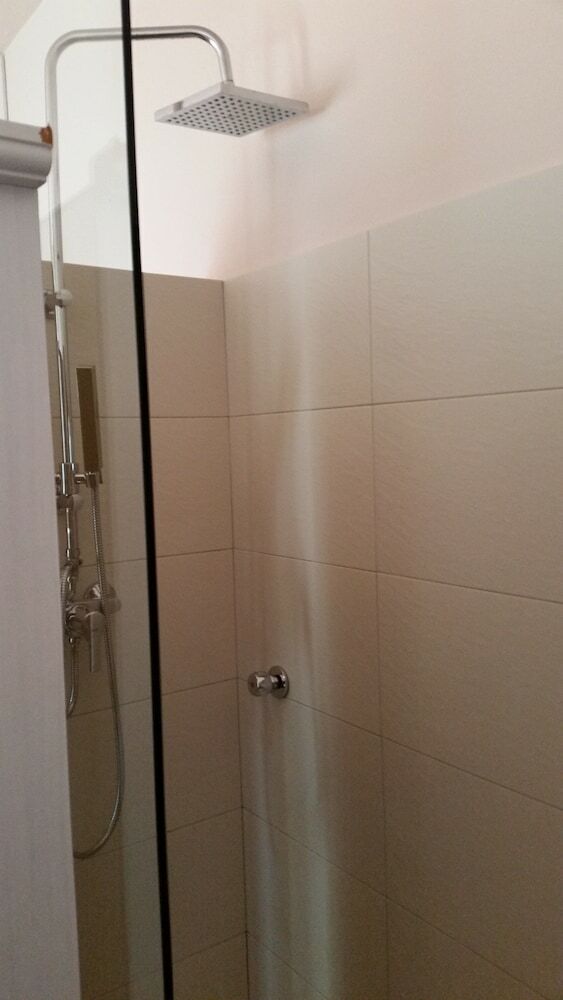 Hotel Gira Guest House