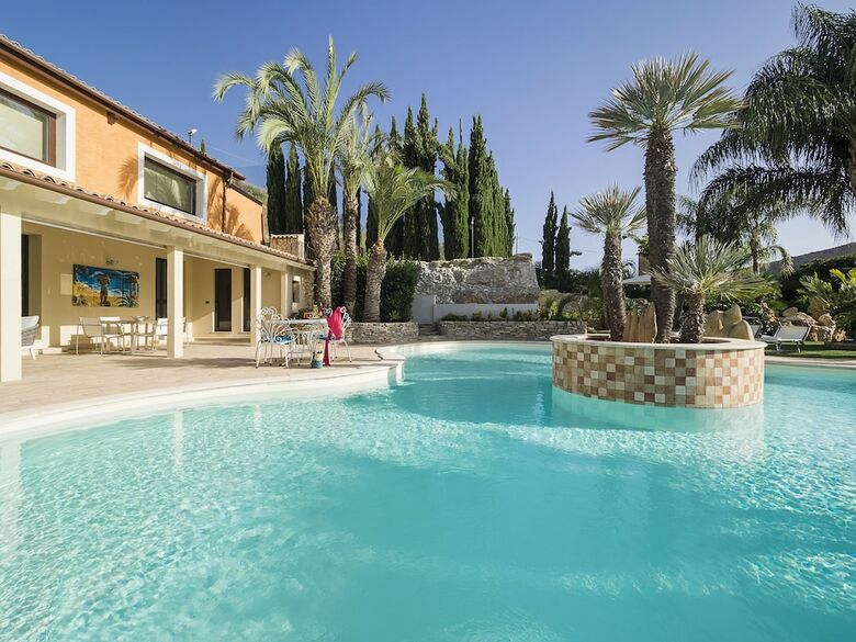 Villa Agor� - Near Agrigento Regional Archaeological Museum