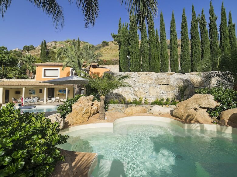 Villa Agor� - Near Agrigento Regional Archaeological Museum