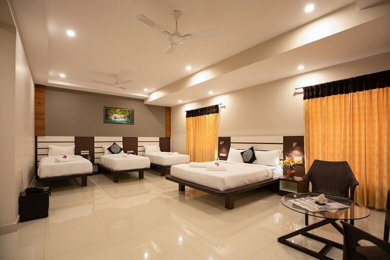 Hotel Aadya Elite