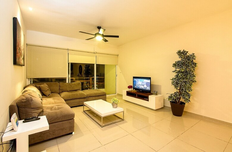 Apartamentos Sabbia  Dowtown Condos By Mikitito Rentals