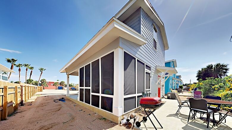 17 Royal Palms - Three Bedroom Home