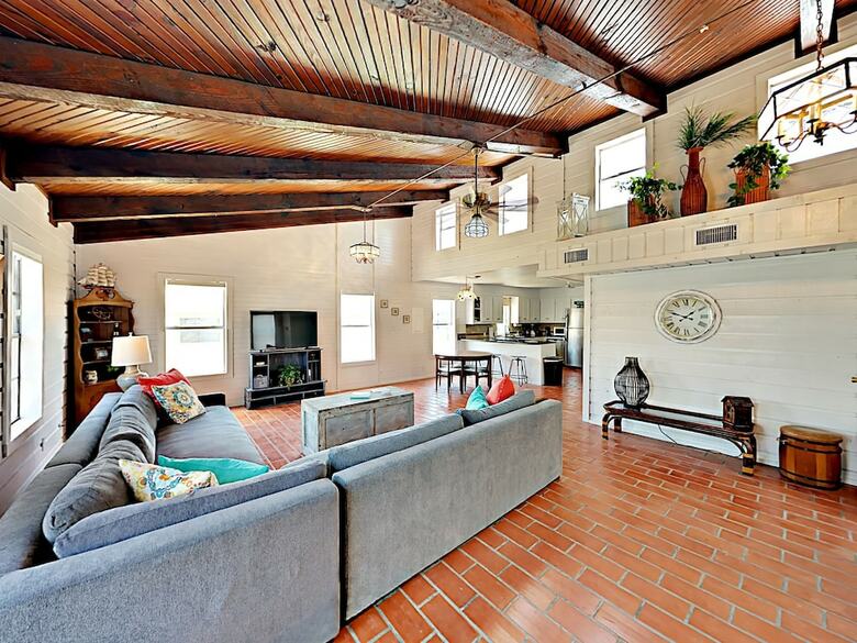 Cabinessence At La Playa - Two Bedroom Home