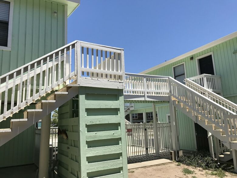 Paradise Hideout - One Bedroom Townhome