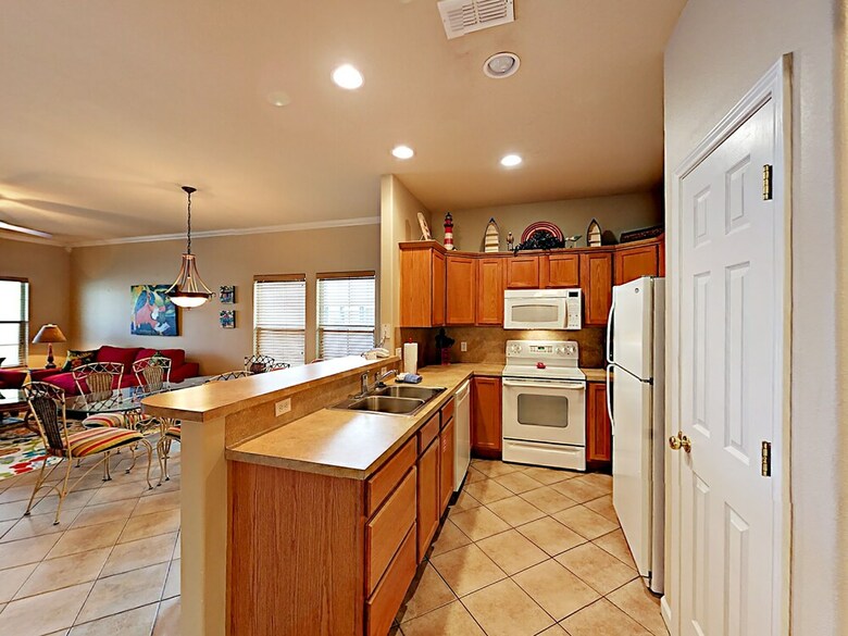 701ns Barefoot Getaway - Two Bedroom Townhome
