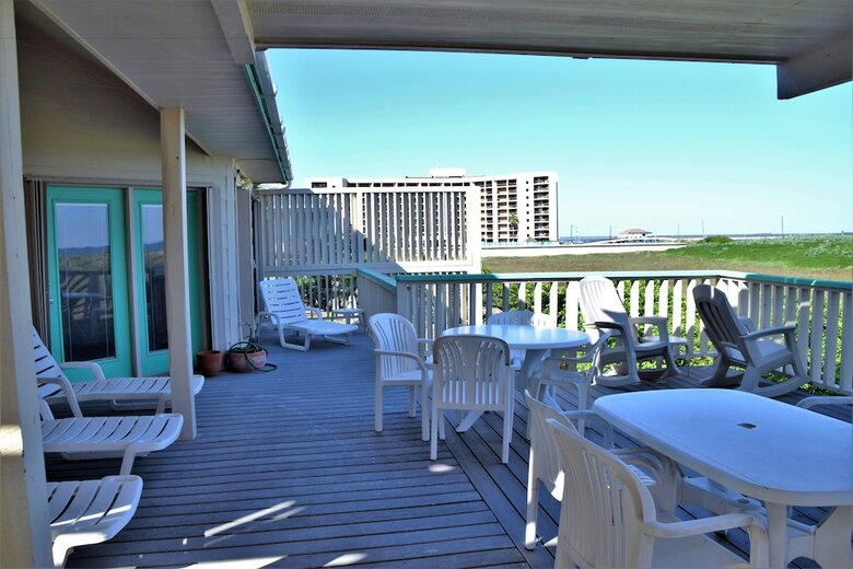 Dolphin House On The Beach - Four Bedroom Home