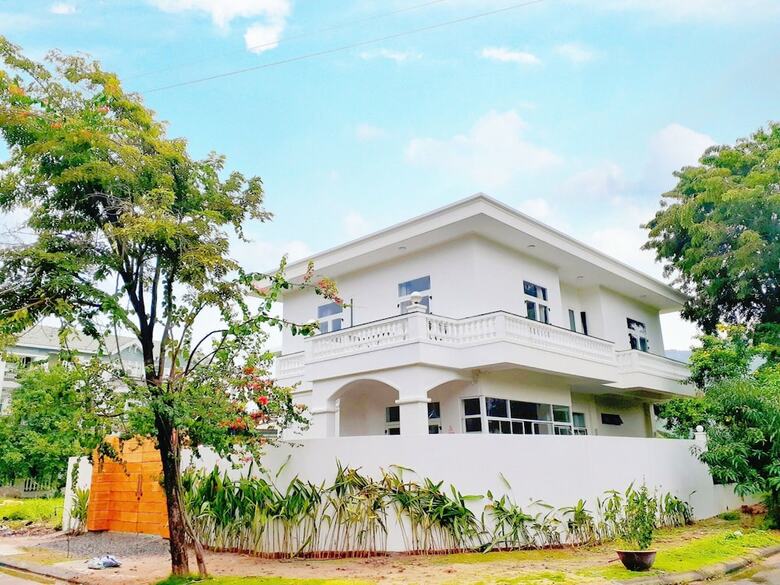 Sunshine Villa