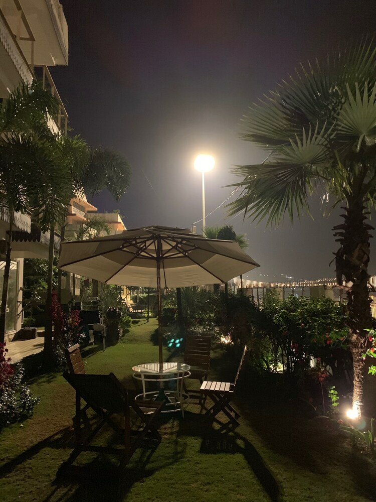 Hotel Yog Niketan By Sanskriti