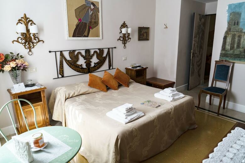Bed & Breakfast Dante's Hell