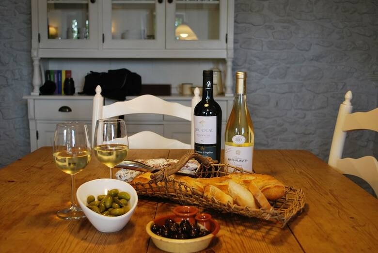 Domaine De La Bade - In A Rural Location