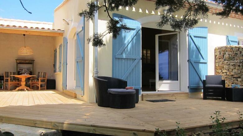 Domaine De La Bade - In A Rural Location