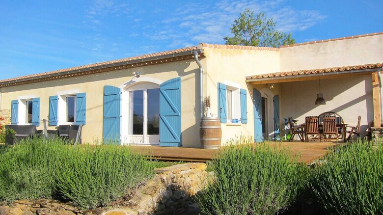 Domaine De La Bade - In A Rural Location