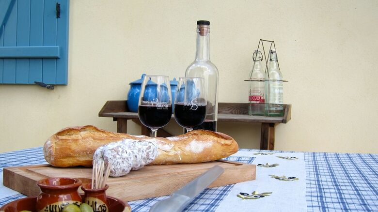 Domaine De La Bade - In A Rural Location