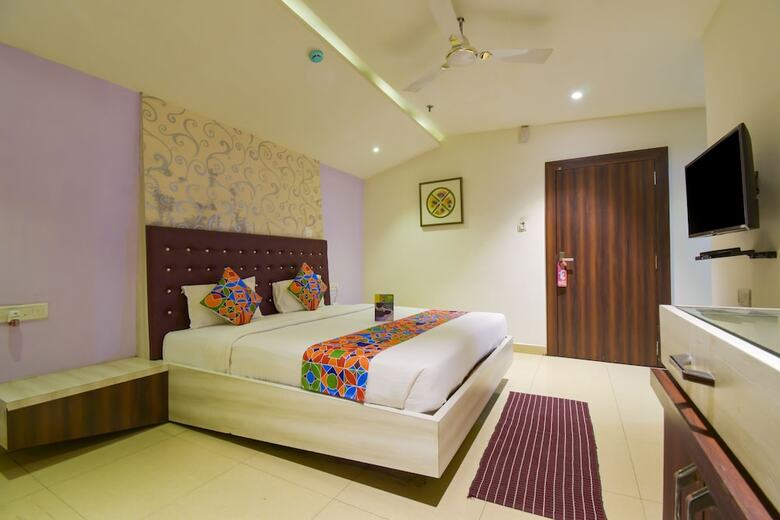 Fabhotel Pentagon Airport