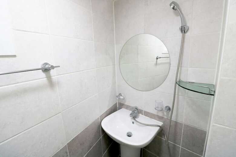 Hostal Four Seasons House - Hostel, Women Only