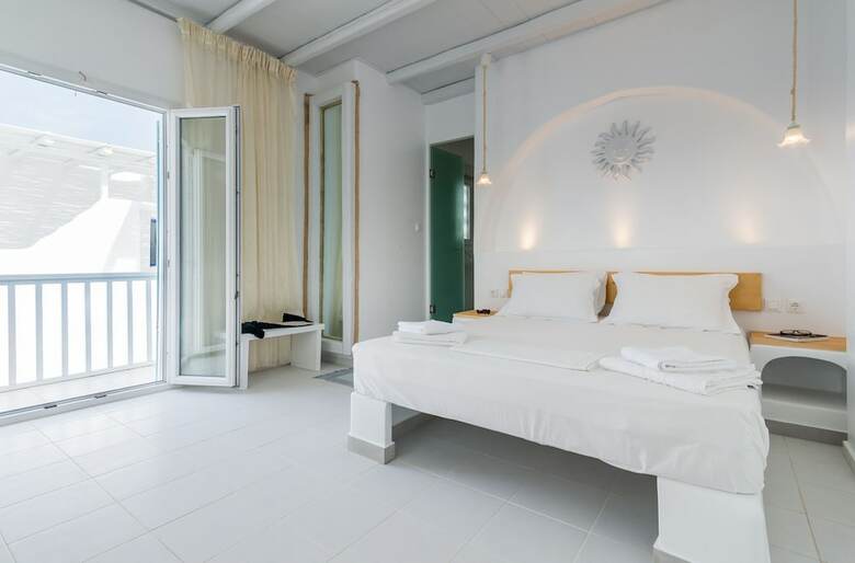 Hotel Niki Savvas Studio & Suites