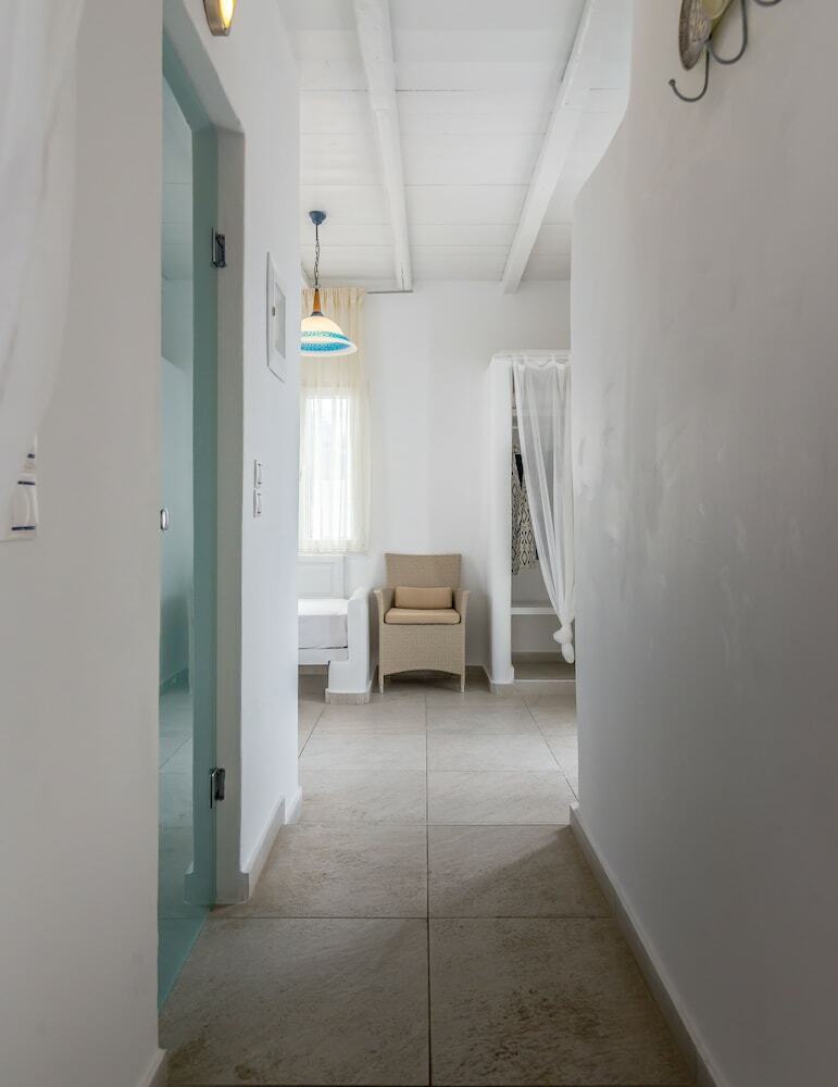 Hotel Niki Savvas Studio & Suites