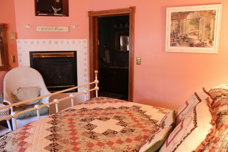 Rock Cottage Gardens B&B