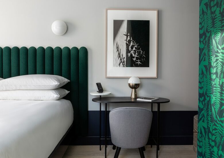 Hotel Woodlark
