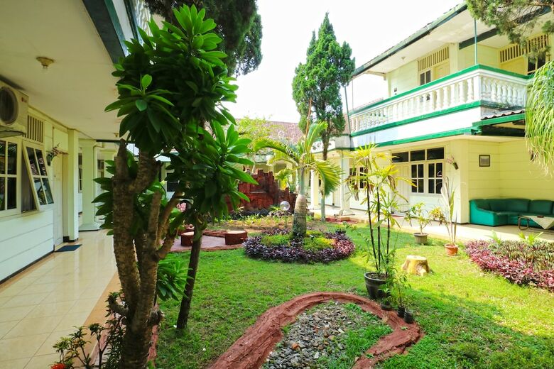 Camelia Hotel
