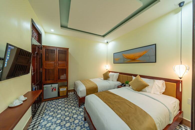 The Lake Hoian Hotel