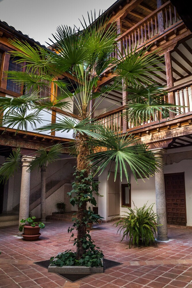 Apartamentos La Casa De Los Infantes By Toledo Ap
