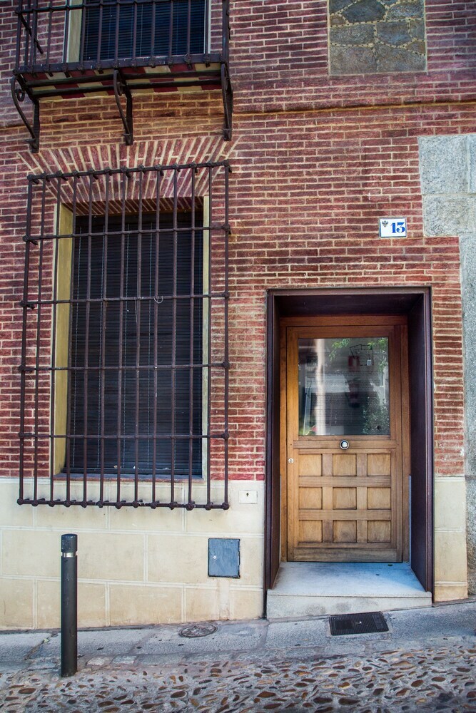 Apartamentos La Casa De Los Infantes By Toledo Ap