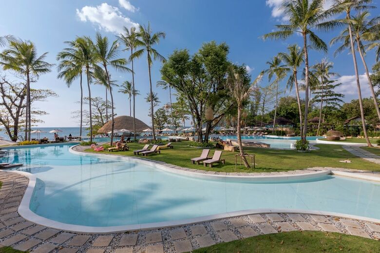 Hotel Eden Beach Resort And Spa